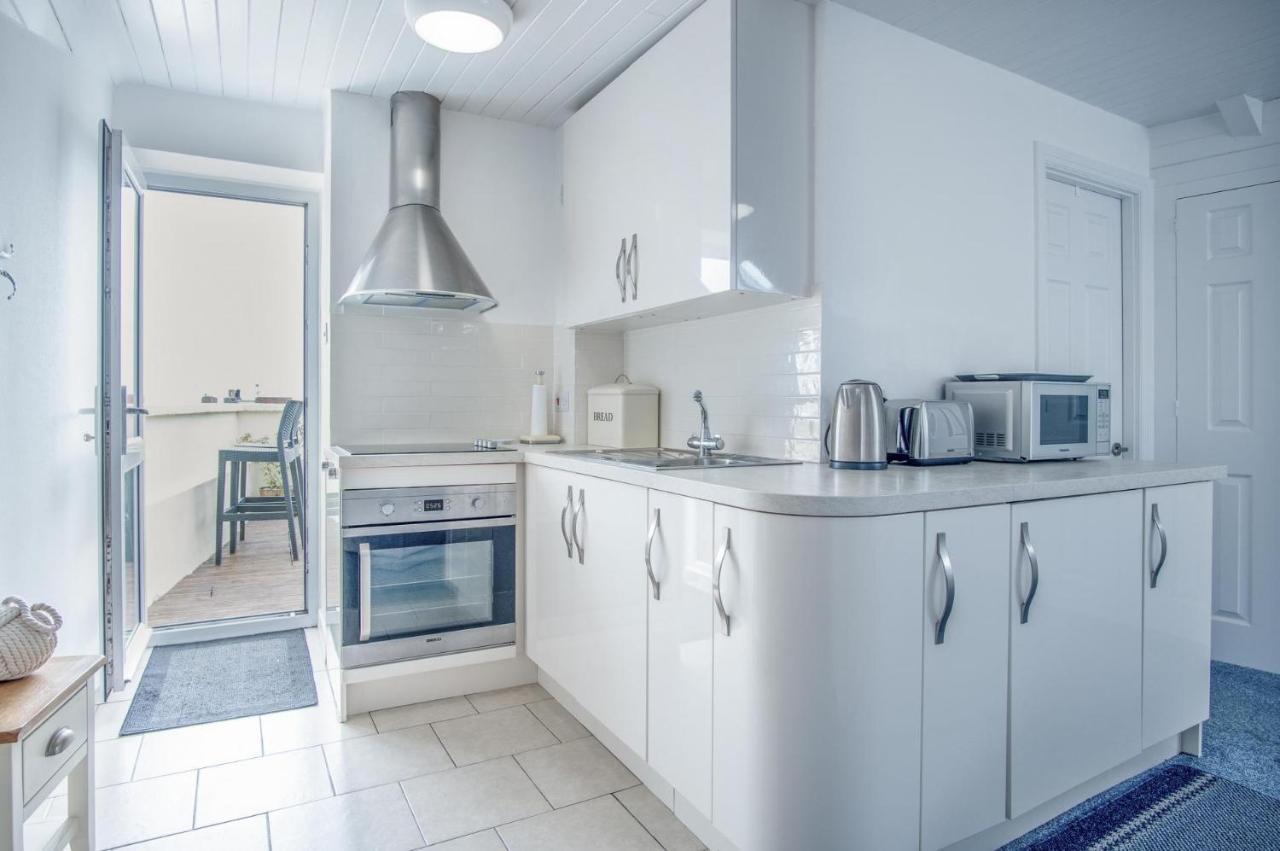 St Julians View - 1 Bedroom Apartment - Tenby Extérieur photo